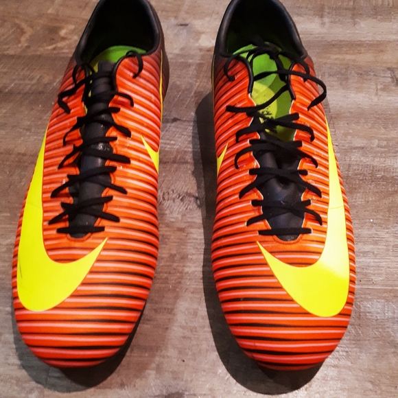 Nike mercurial soccer cleats - Picture 2 of 3